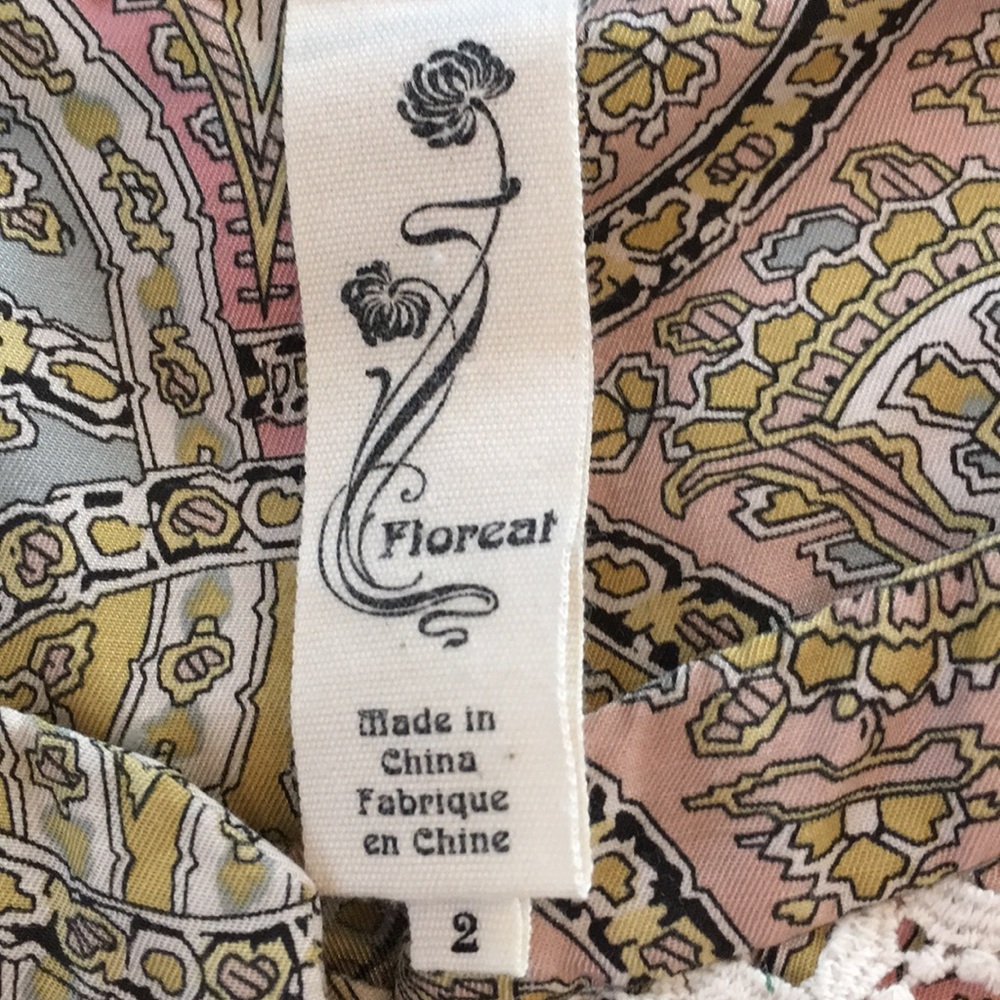 Floreat Sleeveless Top - Picture 3 of 4